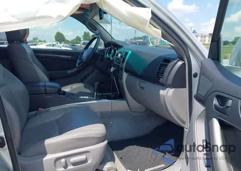 2004 Toyota 4Runner Limited V8 z USA, uszkodzony, nr VIN JTEBT17R240044593